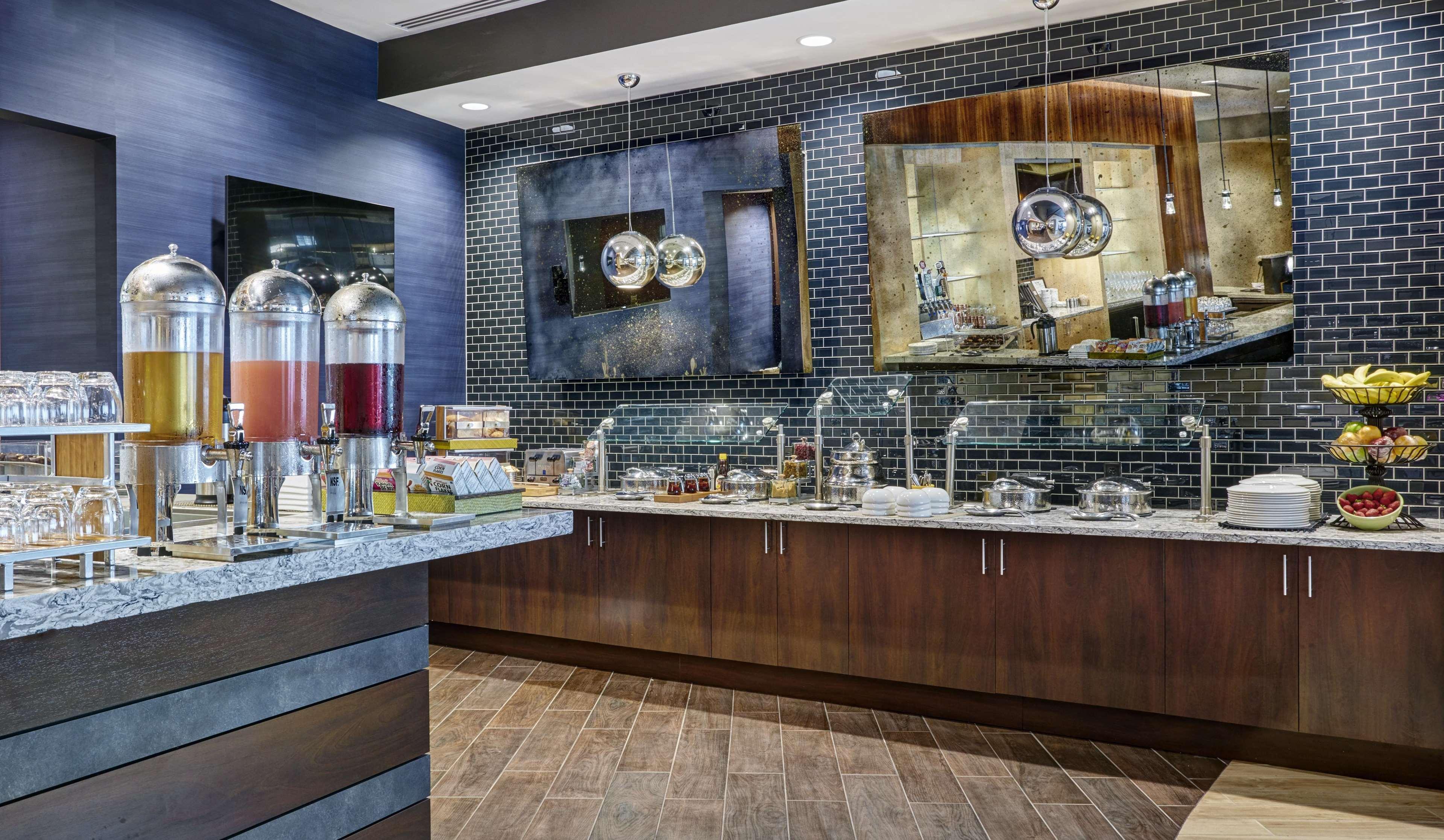 Doubletree By Hilton Charlotte Uptown Otel Dış mekan fotoğraf