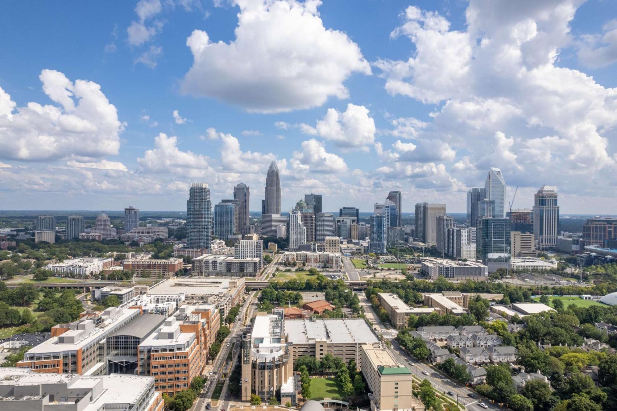 Doubletree By Hilton Charlotte Uptown Otel Dış mekan fotoğraf