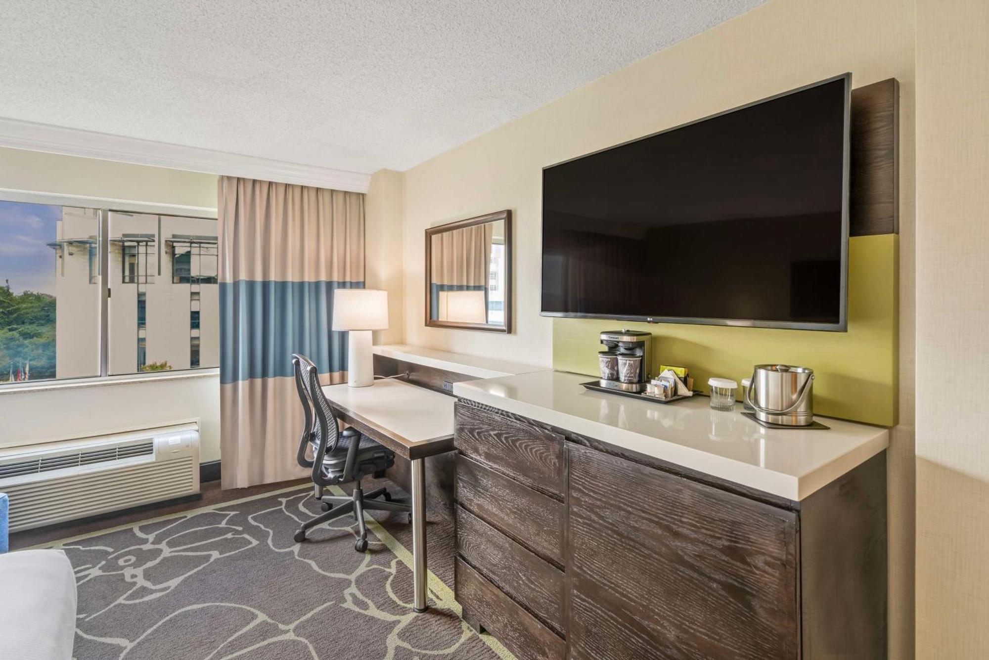 Doubletree By Hilton Charlotte Uptown Otel Dış mekan fotoğraf
