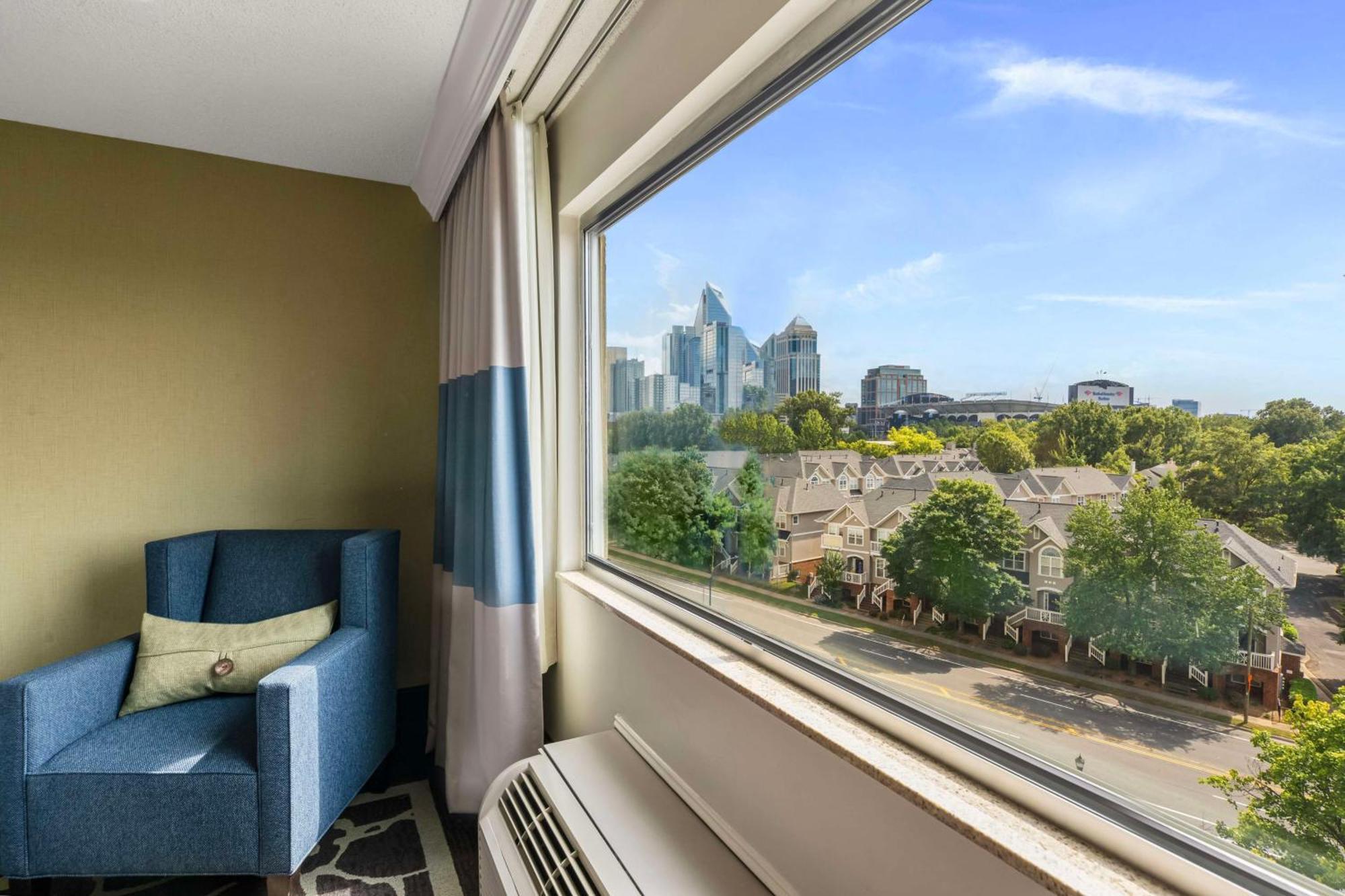 Doubletree By Hilton Charlotte Uptown Otel Dış mekan fotoğraf