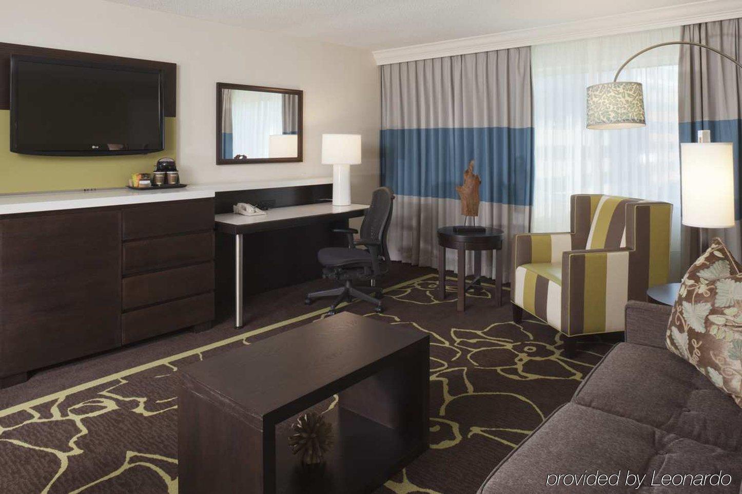 Doubletree By Hilton Charlotte Uptown Otel Oda fotoğraf